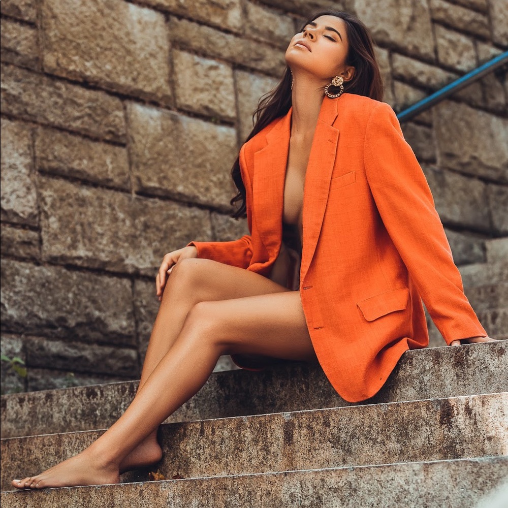 Meet your Posher, Idubina